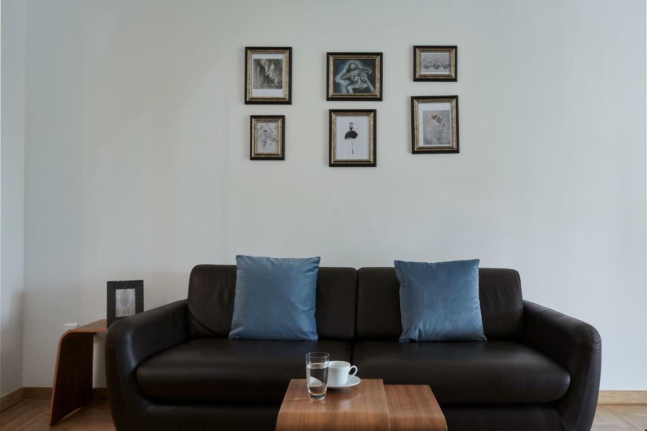Chic One Bd Apartment With Hilton View Athen Eksteriør billede